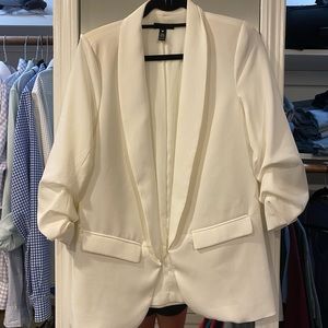 Aqua white ruched sleeved blazer